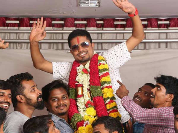 ಪ್ರಶ್ನೆ: ನೀವೇನೋ ರಾಜಕೀಯಕ್ಕೆ ಬರಲು ಸನ್ನದ್ಧರಾಗಿದ್ದೀರಿ. ಜನ ನಿಮ್ಮಲ್ಲಿ ಏನು ವಿಶೇಷವಿದೆ ಅಂತ ಆಯ್ಕೆ ಮಾಡಬೇಕು?