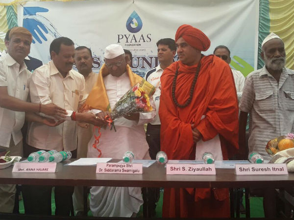 Anna Hazare urges pension for farmers