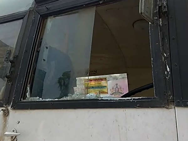 Stone pelting on Shops and bus in Belagavi 