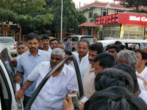 ಜಿ.ಪುಟ್ಟಸ್ವಾಮಿ ಗೌಡರನ್ನು ಸೋಲಿಸಿದರು