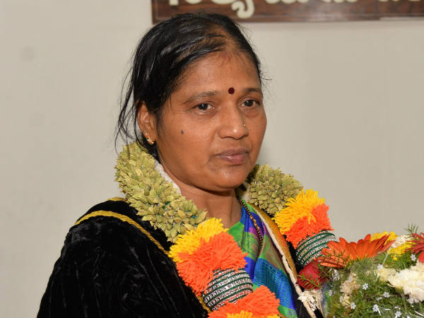 ಅಧಿಕಾರದ ಗದ್ದುಗೆ ಹಿಡಿಯಬೇಕೆಂಬ ಹಠವೇಕೆ ?