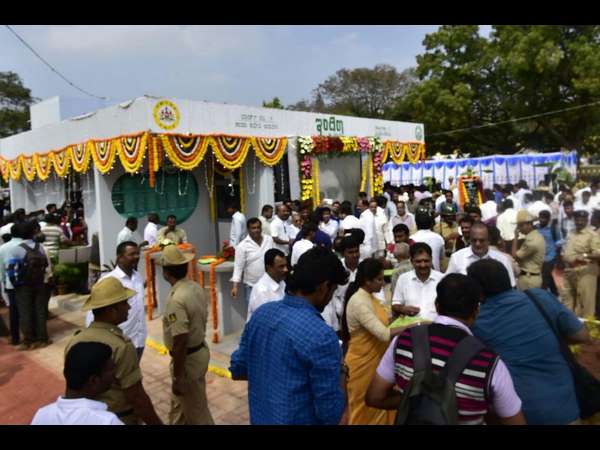 CM Siddaramaiah inaugurates Indira Canteen in Mysuru