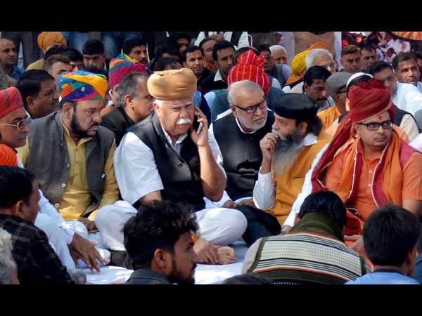 ಚಿತ್ರಮಂದಿರದೆದಿರುವ ಜನತಾ ಕರ್ಫ್ಯೂ