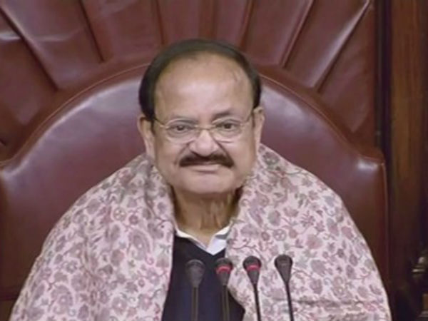 Vice President Venkaiah Naidu lost his slippers in Benagaluru Vice President Venkaiah Naidu lost his slippers in Benagaluru