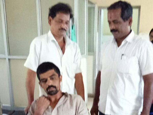 ಬಡ ಮಹಿಳೆಯರಿಗೆ ತಾಳಿ, ಬೆಳಕಿಲ್ಲದ ಎರಡು ಮನೆಗೆ ಸ್ವಂತ ಖರ್ಚಿನಿಂದ ಬೆಳಕಿನ ಜೋಡನೆ 