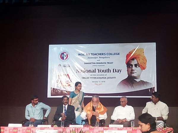 Teacher is Guru for Indians: Radhakrishnan describes