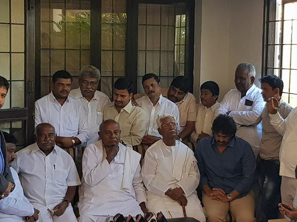 ಕಾಡಾ ಅಧ್ಯಕ್ಷರಾಗಿದ್ದರು