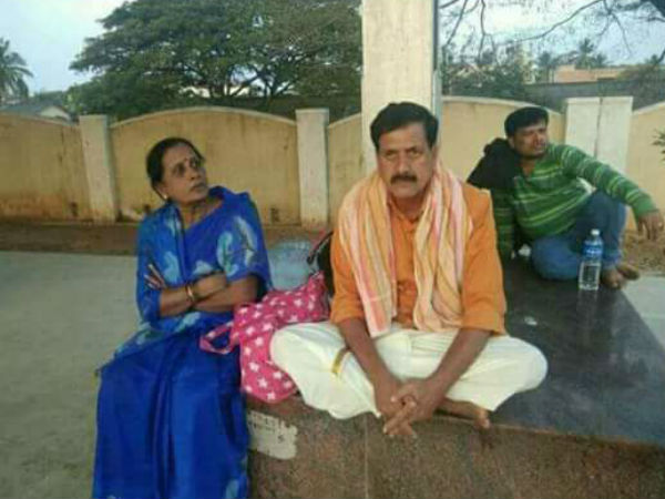 ದತ್ತಾ ನಿಜವಾಗಿಯೂ ಹಳ್ಳಿಯ, ಮಣ್ಣಿನ ಮಗ