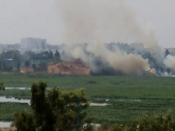 Fire in Bellandur lake again worries citizens Fire in Bellandur lake again worries citizens