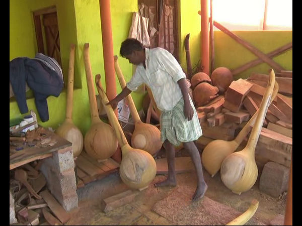 ಪದವೀಧರರಿಂದಲೂ ವೀಣೆ ತಯಾರಿಕೆ