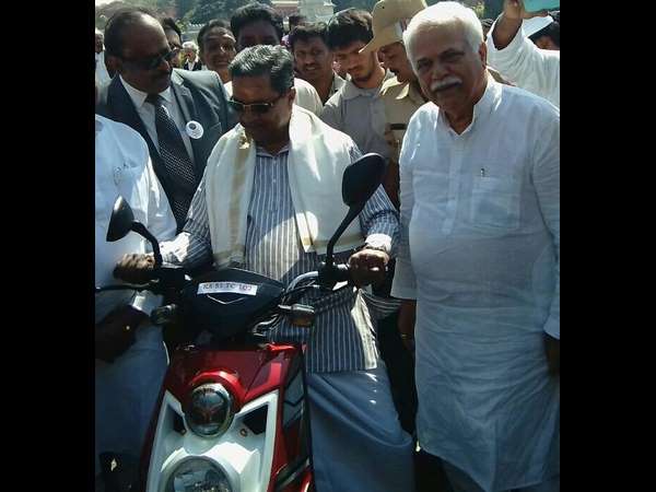 ವಿಧಾನಸೌಧಕ್ಕೆ ಸುತ್ತ ಹಾಕಿದ ವಾಹನಗಳು