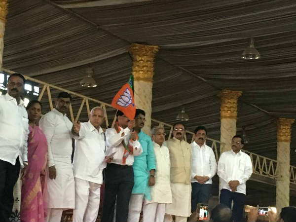 ಪಕ್ಷೇತರರಾಗಿ ಸ್ಪರ್ಧೆ