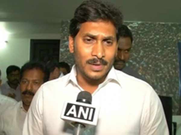 YSR Congress MPs will resign by 5th April, if special status is not given to Andhra: Jaganmohan Reddy YSR Congress MPs will resign by 5th April, if special status is not given to Andhra: Jaganmohan Reddy