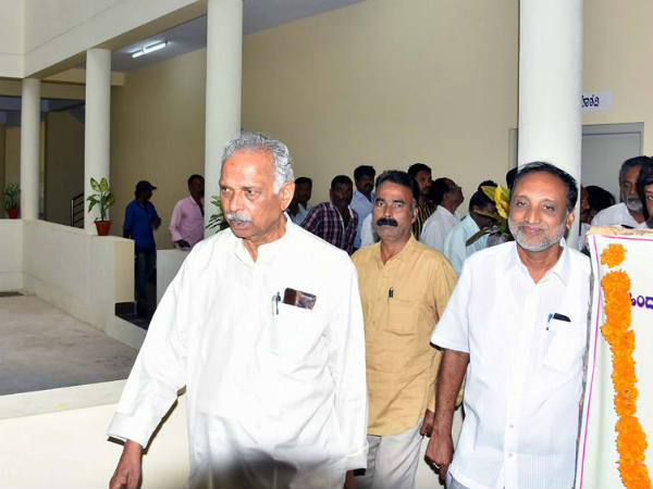 ಪುತ್ರಿಗೆ ಟಿಕೆಟ್ ಕೊಡಿಸಲು ಪ್ರಯತ್ನ