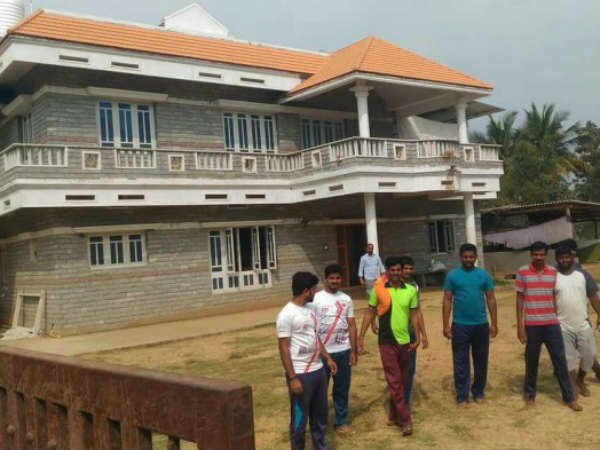 ಒಮ್ಮೆ ಹಾವು ಕಾಣಿಸಿಕೊಂಡಿತ್ತು