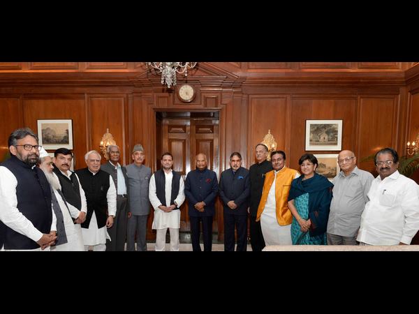 Opp MPs meet president, ask for SIT into Loya's death