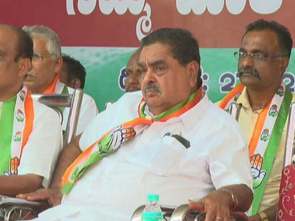 ಸುಲಭವಾಗಿ ನಾಯಕರಾಗಲು ದ್ವೇಷ ಭಾಷಣ ಸುಲಭವಾಗಿ ನಾಯಕರಾಗಲು ದ್ವೇಷ ಭಾಷಣ