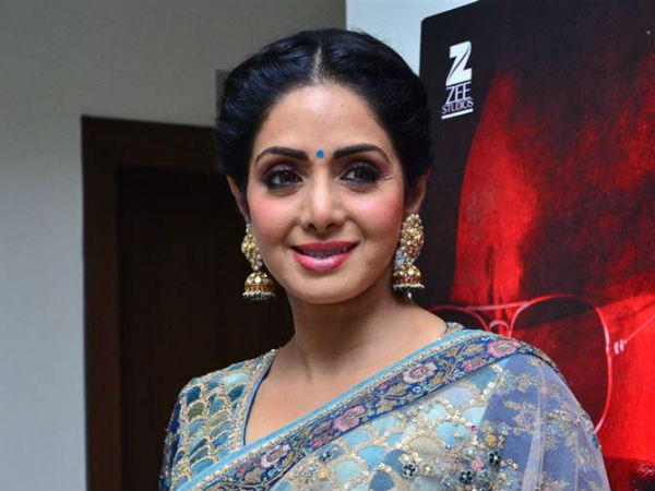 ಕಣ್ಣುಗಳು ಏನೇನೋ ಕಥೆ ಹೇಳುತ್ತಿದ್ದವು ಕಣ್ಣುಗಳು ಏನೇನೋ ಕಥೆ ಹೇಳುತ್ತಿದ್ದವು