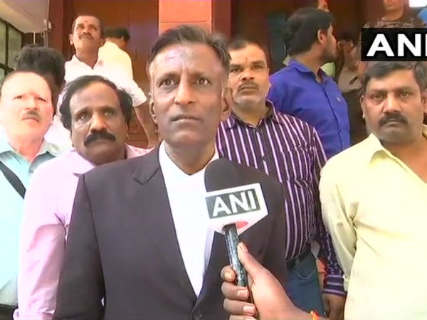 ಮೂರು ಬಾರಿ ಇರಿತ ಮೂರು ಬಾರಿ ಇರಿತ