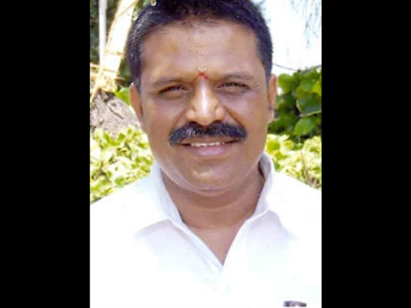 ಬೋಪಯ್ಯ ಪರ ಹಾಗೂ ವಿರುದ್ಧ ಗುಂಪು