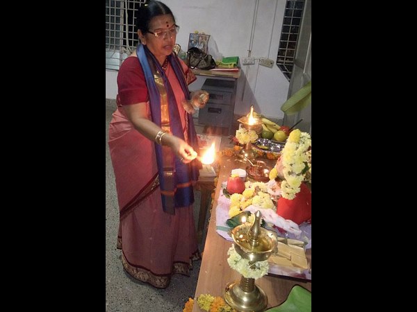 ಪ್ರಶ್ನೆ: ಗಾಯತ್ರಿ ಮಂತ್ರದ ಉಚ್ಚಾರಣೆ, ವೈದಿಕ ಆಚರಣೆಯನ್ನು ಹೆಣ್ಣುಮಕ್ಕಳು ಮಾಡಬಾರದು ಎಂಬ ನಂಬಿಕೆ ಇದೆಯಲ್ಲ?