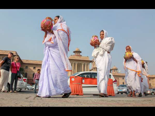ವೃಂದಾವನದಲ್ಲಿ ಆದರ್ಶದ ಹೋಳಿ