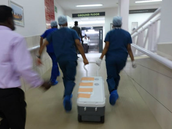 ಹೃದಯ ಕಸಿ ಪ್ರಕ್ರಿಯೆಯ ವೈದ್ಯರ ತಂಡ ಹೃದಯ ಕಸಿ ಪ್ರಕ್ರಿಯೆಯ ವೈದ್ಯರ ತಂಡ