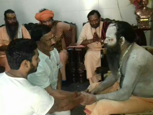 Naga Sadhus visits Davanagere BJP president house 
