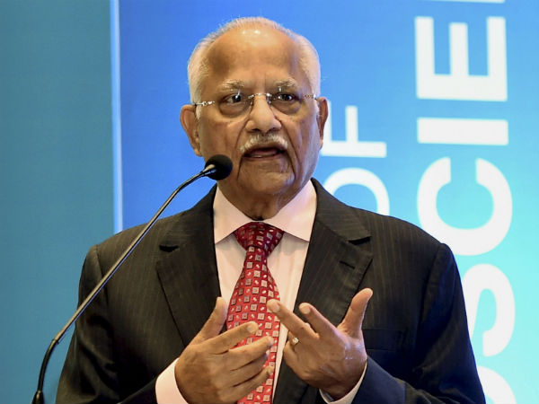 ಐಸಿಯುನಲ್ಲಿ ಯಾರನ್ನೂ ಬಿಡುವುದಿಲ್ಲ ಐಸಿಯುನಲ್ಲಿ ಯಾರನ್ನೂ ಬಿಡುವುದಿಲ್ಲ