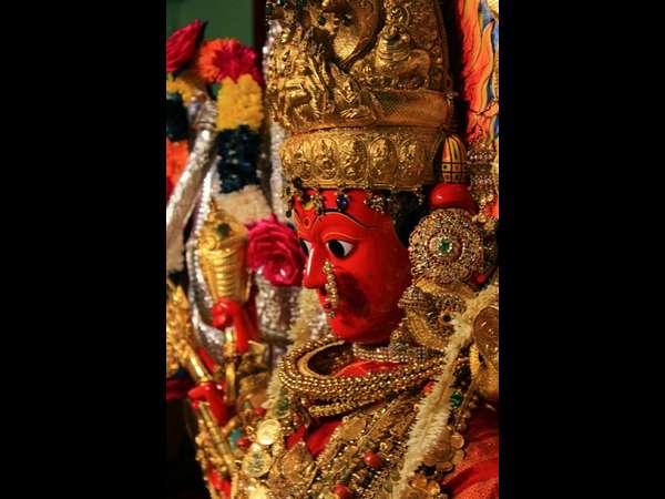 ದೇವಿಯ ಪ್ರತಿಷ್ಠಾಪನೆ