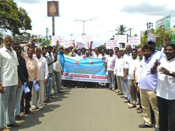 ಶಾಸಕ ಮಂಜುನಾಥ್ ರಿಂದ ದಲಿತರ ವಿರುದ್ಧ ಕ್ರೌರ್ಯ