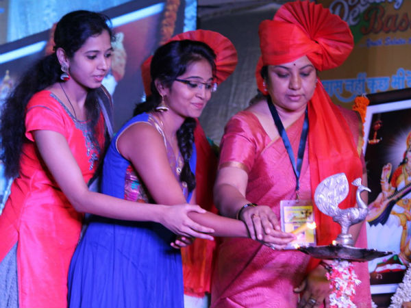 Actress Tara controversial statement about congress 