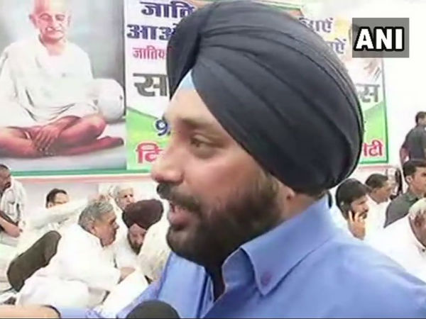 ಕೈ ಪಕ್ಷದಿಂದ ಸಮಜಾಯಿಷಿ ಕೈ ಪಕ್ಷದಿಂದ ಸಮಜಾಯಿಷಿ