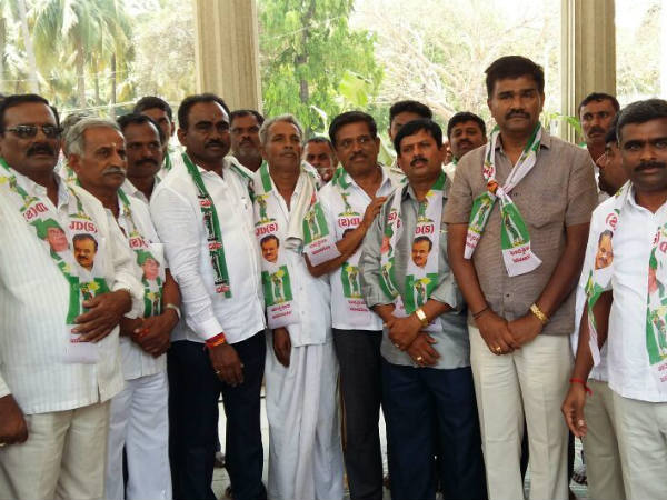 ಜೆಡಿಎಸ್- ಕಾಂಗ್ರೆಸ್ ಕಾರ್ಯಕರ್ತರ ಪಕ್ಷಾಂತರ ಪರ್ವ