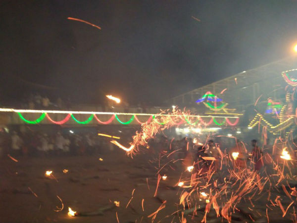 ಅತ್ತೂರು - ಕೊಡೆತ್ತೂರು ಗ್ರಾಮಗಳ ಜನರ ನಡುವಿನ ಆಟ ಅತ್ತೂರು - ಕೊಡೆತ್ತೂರು ಗ್ರಾಮಗಳ ಜನರ ನಡುವಿನ ಆಟ