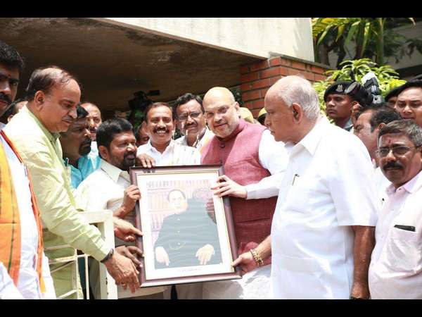 Amit Shah meets Siddalingayya and Chidanandamurthy