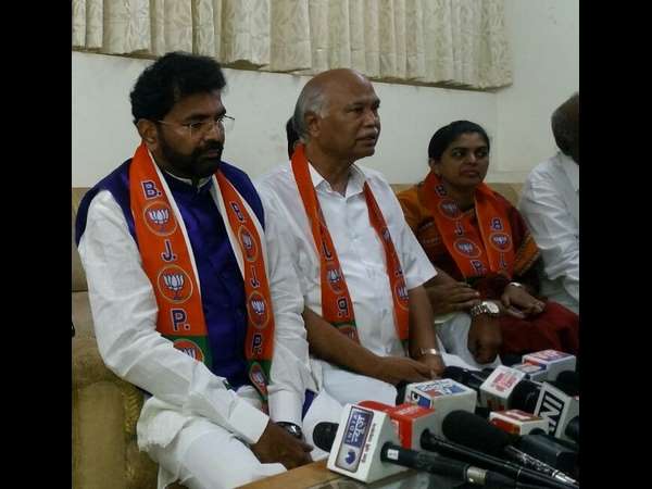 Congress leader Chalavadi Narayanaswamy joined BJP 