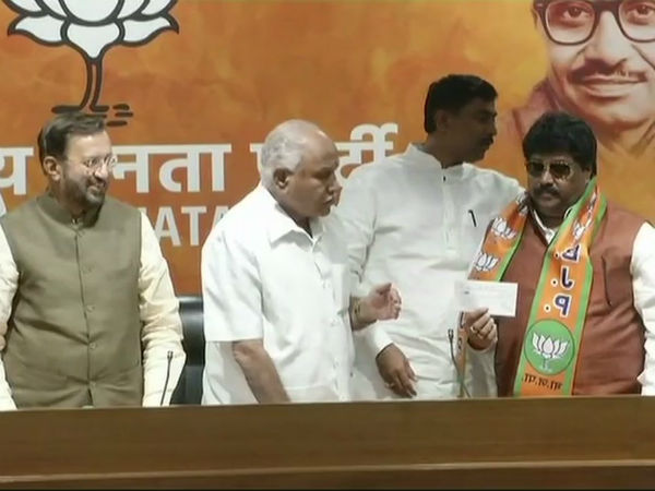 Former Congress MLA Malikayya Venkayya Guttedar officially joins BJP Former Congress MLA Malikayya Venkayya Guttedar officially joins BJP