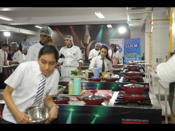 ವಿದ್ಯಾರ್ಥಿಗಳಿಗಾಗಿ ಅಡುಗೆ ಸ್ಪರ್ಧೆ ವಿದ್ಯಾರ್ಥಿಗಳಿಗಾಗಿ ಅಡುಗೆ ಸ್ಪರ್ಧೆ