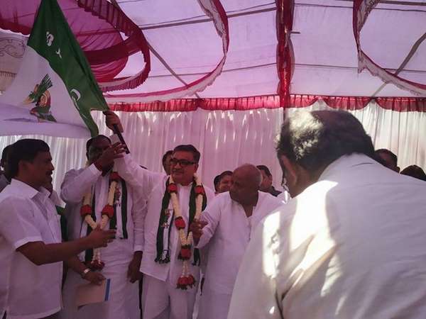 ಪಿ. ರಮೇಶ್ ಕಾಂಗ್ರೆಸ್ ನಿಂದ ಜೆಡಿಎಸ್ ಗೆ 