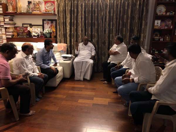 ಹೇಮಚಂದ್ರ ಅವರನ್ನು ಬರಮಾಡಿಕೊಂಡ ಜೆಡಿಎಸ್ 