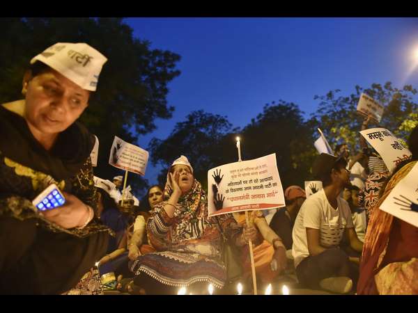  ಅತ್ಯಾಚಾರ ವಿರೋಧಿಸಿ ಪ್ರತಿಭಟನೆ