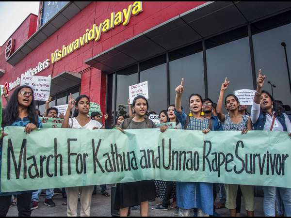  ಪಾರ್ಲಿಮೆಂಟ್ ಸ್ಟ್ರೀಟ್ ನಲ್ಲಿ ಅತ್ಯಾಚಾರ ವಿರುದ್ಧ ಪ್ರತಿಭಟನೆ