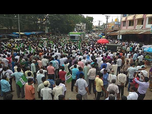 ಸೋಲುವ ಭಯದಿಂದ ಬಾದಾಮಿಗೆ ವಲಸೆ