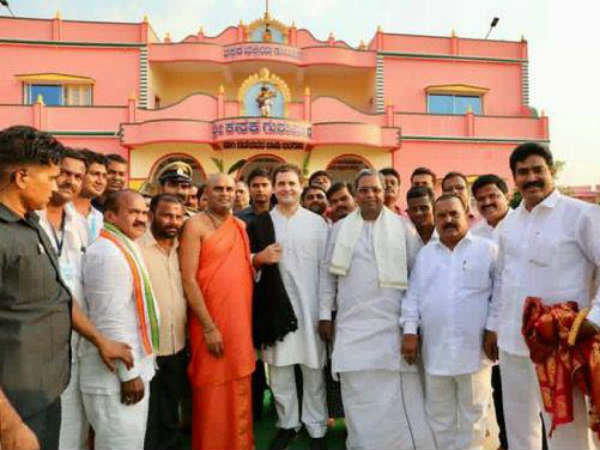 Rahul Gandhi visits Kaginele Mutt, Haveri 