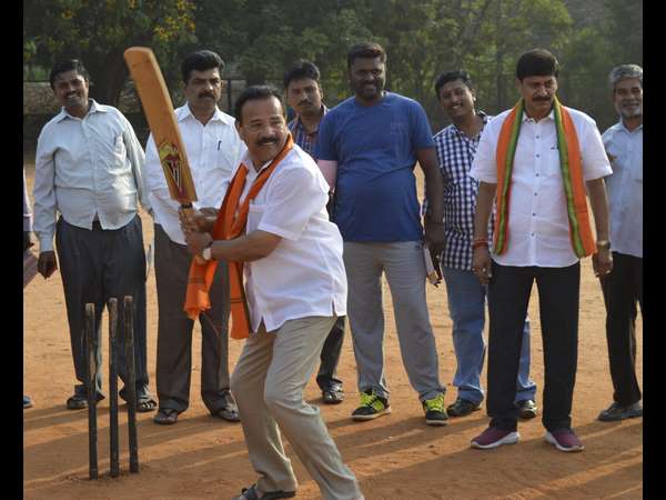 Karnataka Elections : DV Sadananda Gowda says BJP will hit sixer