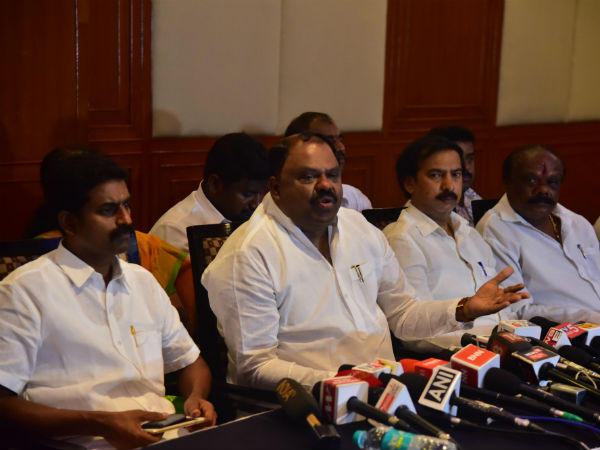 ಇಂದಿರಾ ಗಾಂಧಿ ಅವರ ಕಾಂಗ್ರೆಸ್ ಅಲ್ಲ ಇಂದಿರಾ ಗಾಂಧಿ ಅವರ ಕಾಂಗ್ರೆಸ್ ಅಲ್ಲ