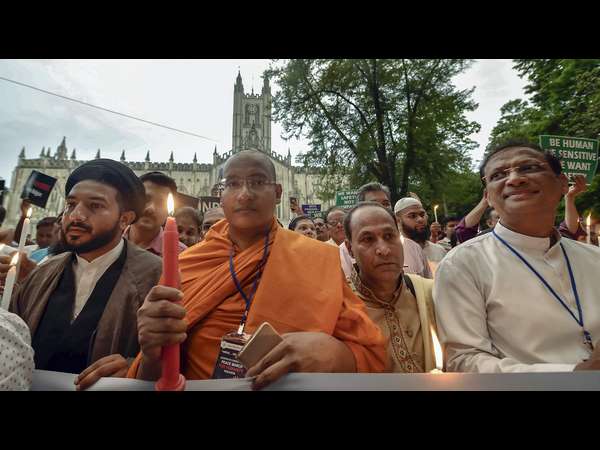 ಅತ್ಯಾಚಾರ ವಿರೋಧಿಸಿ ಕ್ಯಾಂಡಲ್ ಲೈಟ್ ಮಾರ್ಚ್ ಅತ್ಯಾಚಾರ ವಿರೋಧಿಸಿ ಕ್ಯಾಂಡಲ್ ಲೈಟ್ ಮಾರ್ಚ್