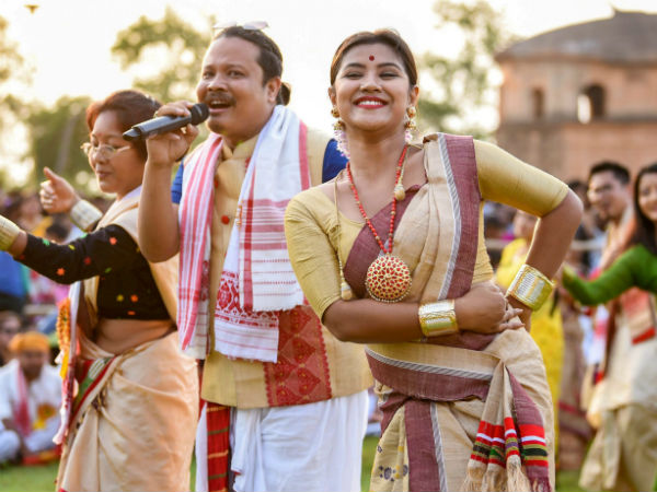 ರಂಗೋಲಿ ಬಿಹು ಅಂಗವಾಗಿ ನಡೆದ ನೃತ್ಯ ಸಂಭ್ರಮ 