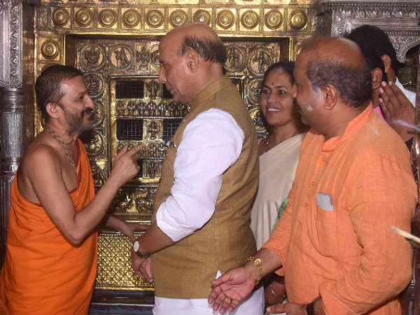 karnataka-elections-rajnath-singh-visit-shri-krishna-mutt